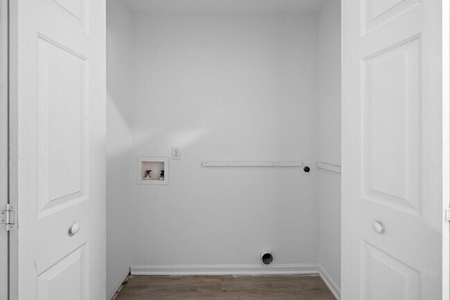 Building Photo - **Beautiful 4/2.5 Franklinton Home with Fenced In Yard**