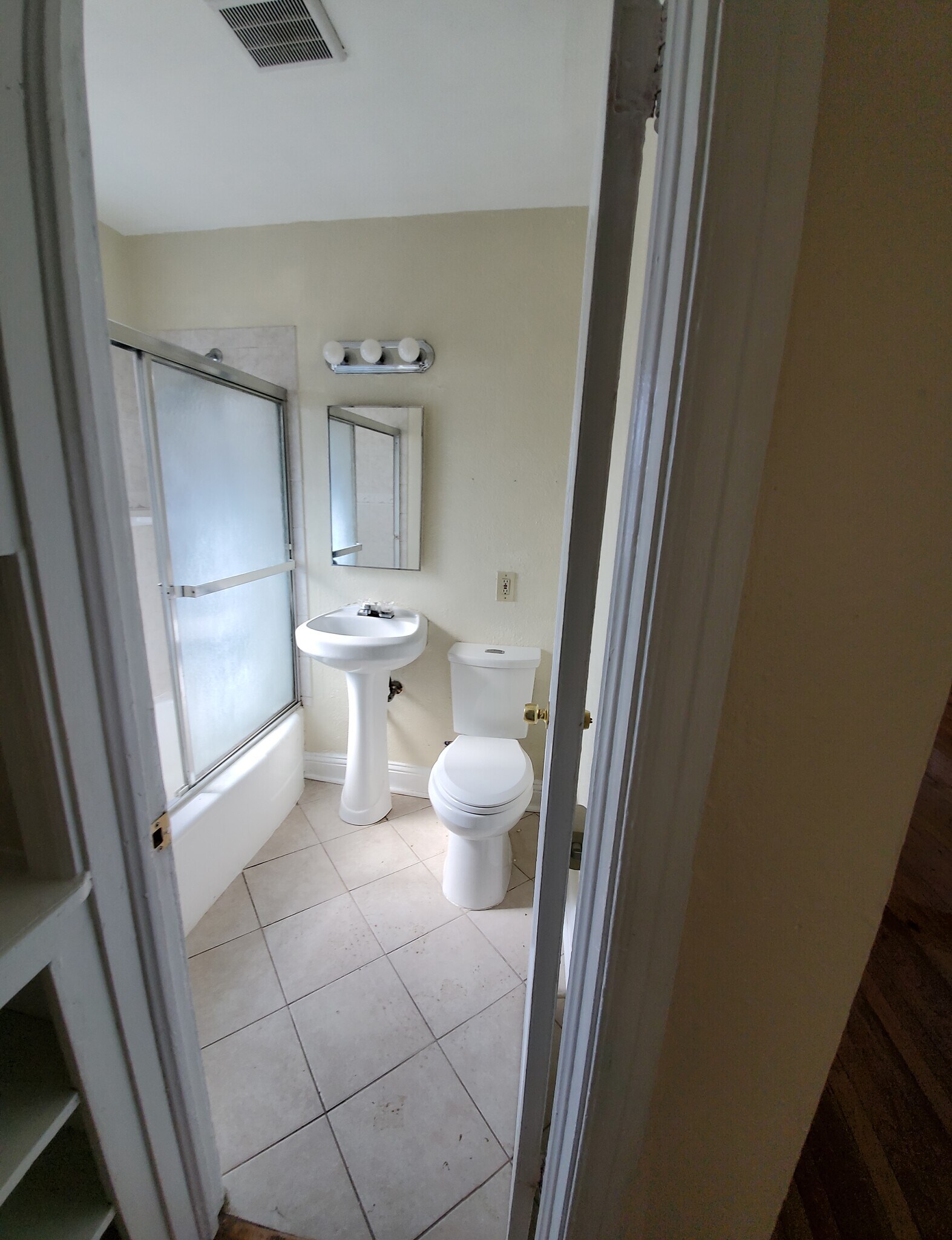 bathroom - 1917 Joliet St