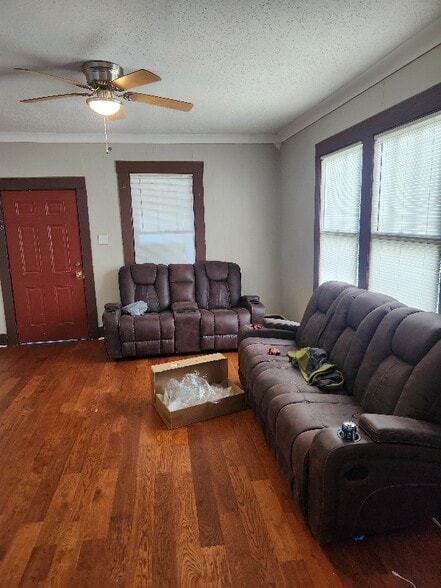 Building Photo - 2117 S Maple St