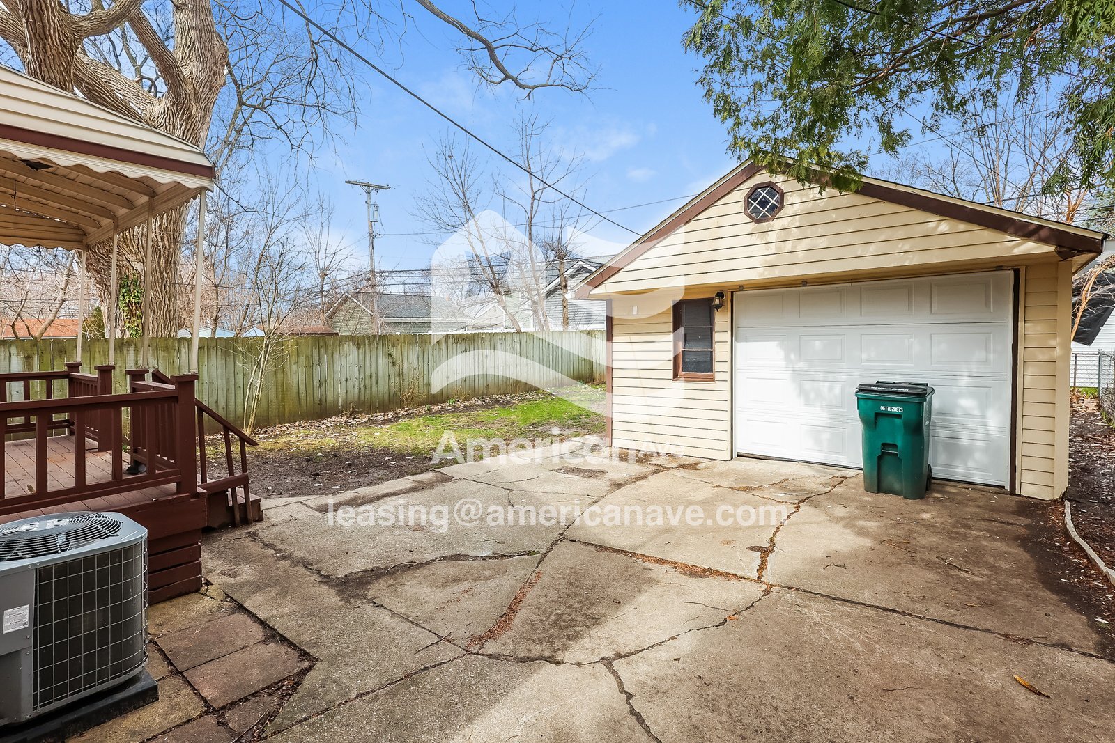 Building Photo - 1695 Moorhouse St