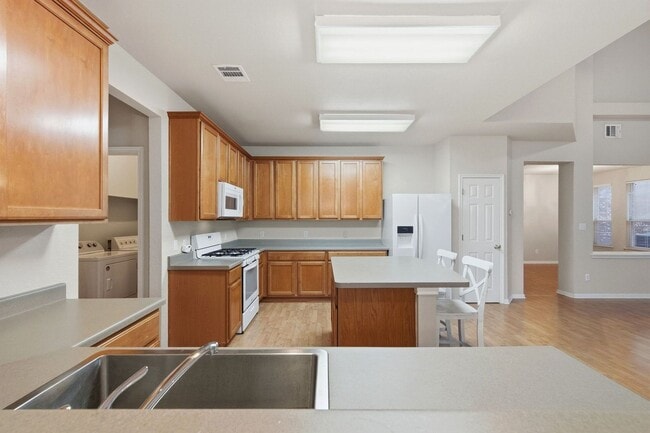 Building Photo - Gated Round Rock Ranch Lease | 3 Bed + Flex Space | 2,376 SF in The Enclave