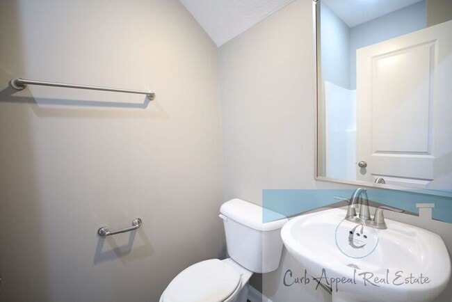 Building Photo - Luxury 2 bed 2 bath apartment - new construction!! Washer, dryer and utilities included!!
