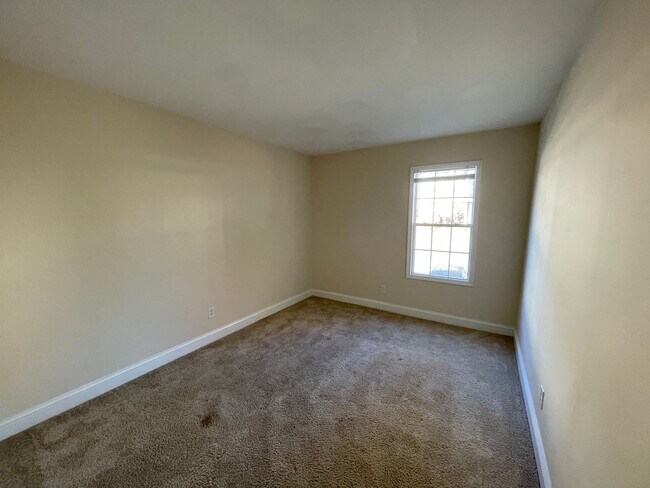 Building Photo - 1311 Villa Way