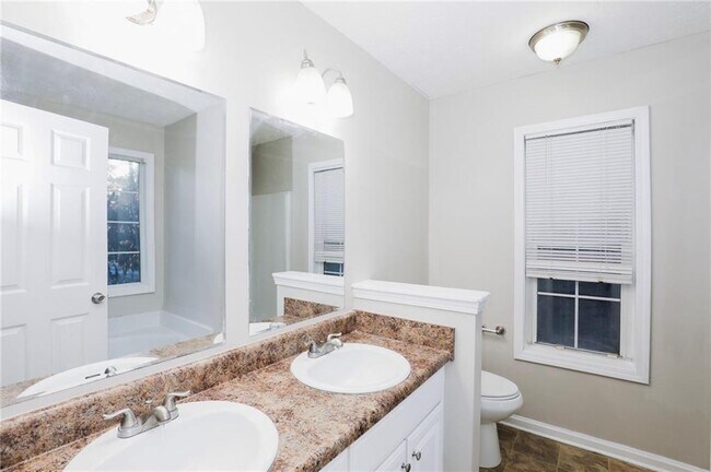 Building Photo - 2108 Lindley Ln