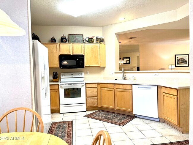 Building Photo - 15221 N Clubgate Dr