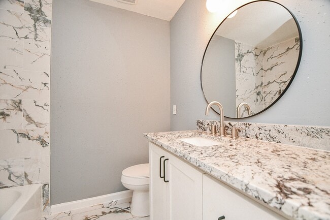 Building Photo - 17022 Quail Park Dr