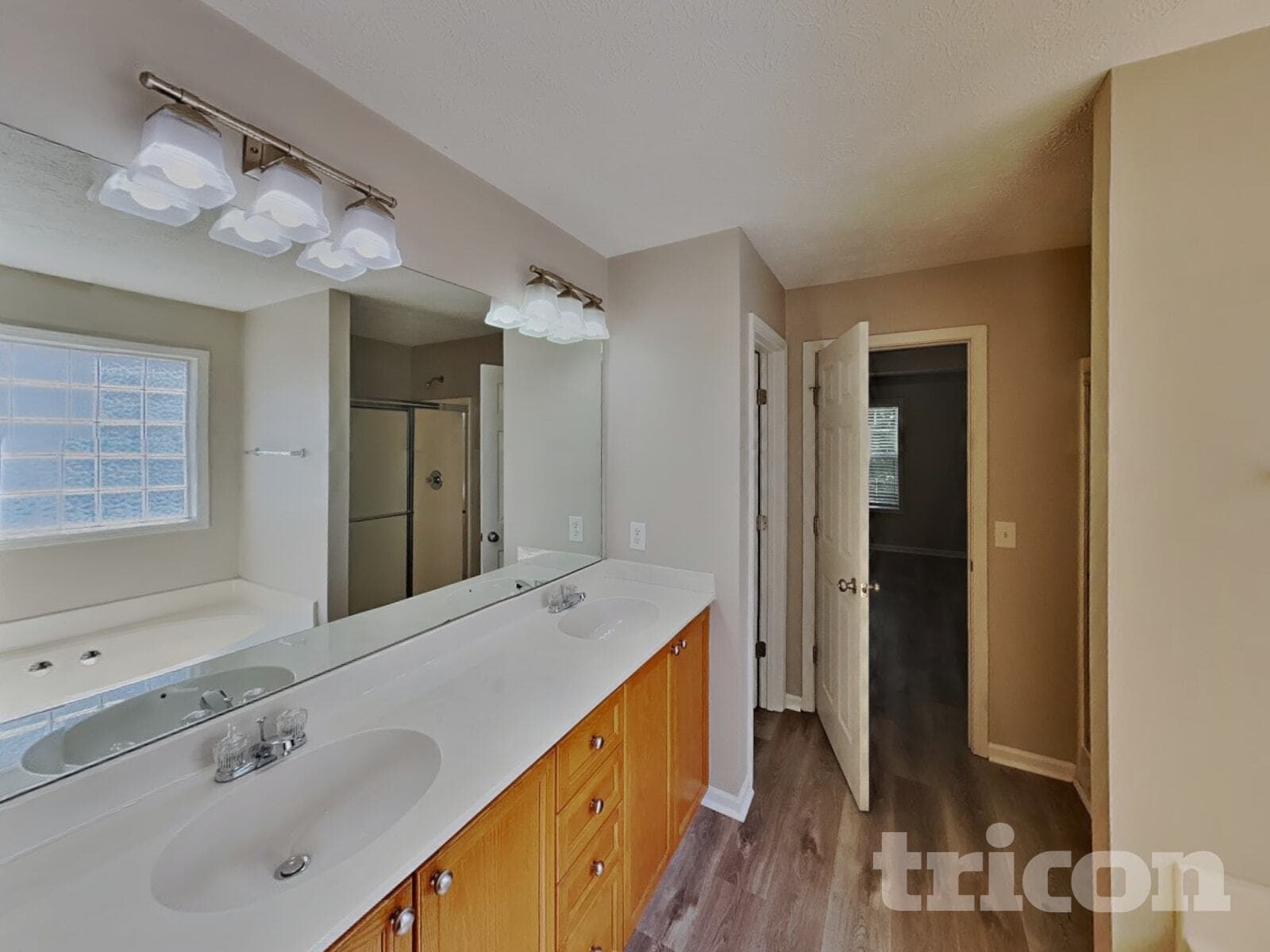 Building Photo - 989 Chesire Way