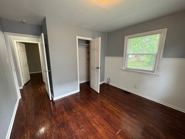 Building Photo - 2841-2843 E 19th Street