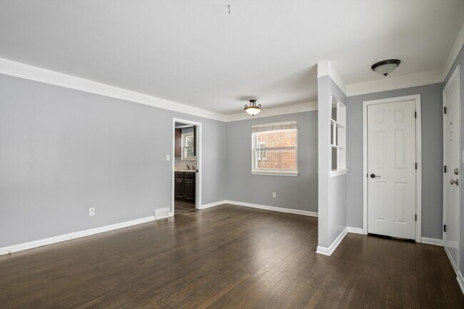 Building Photo - 27576 MacKenzie Dr