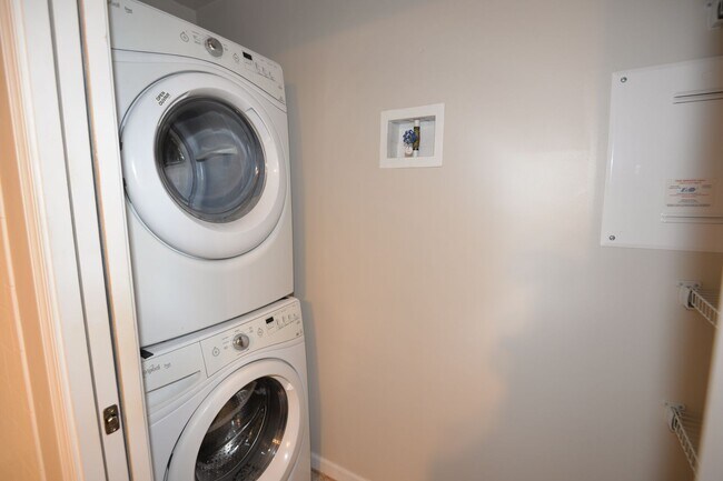 Building Photo - First Floor Condo off Shore Drive