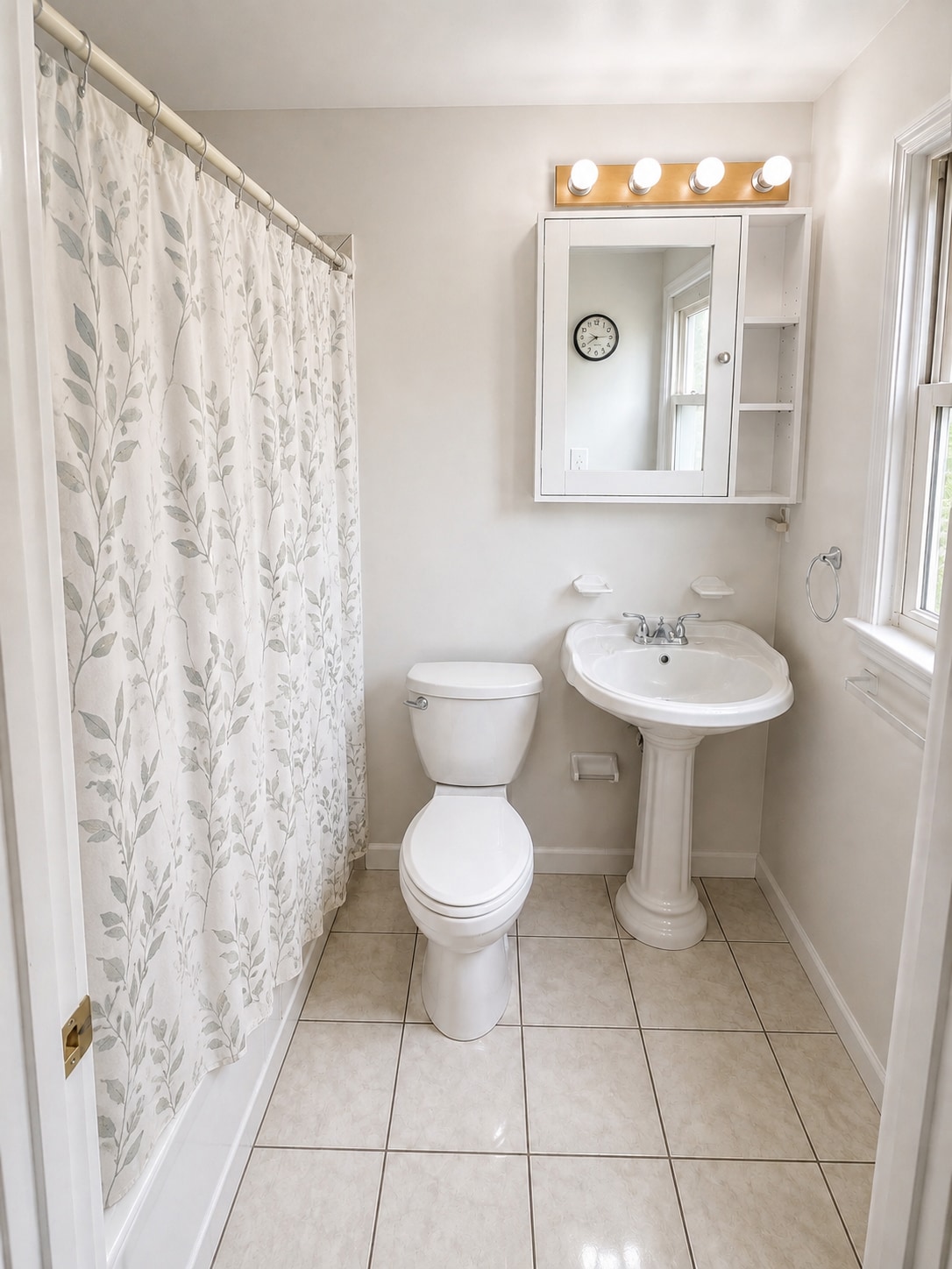 Master Bathroom - 212 Dauntly St
