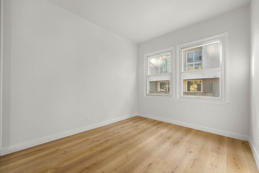 Building Photo - 8730 Belford Ave