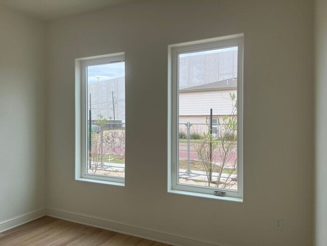 Building Photo - The Court At Overton