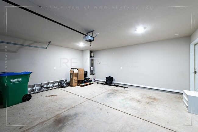 Building Photo - Stunning 2-Story House in Spanish Fort!