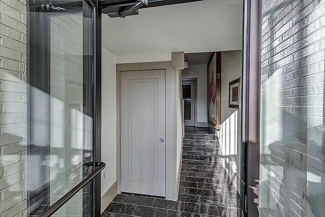 Building Photo - 1509 Holman St