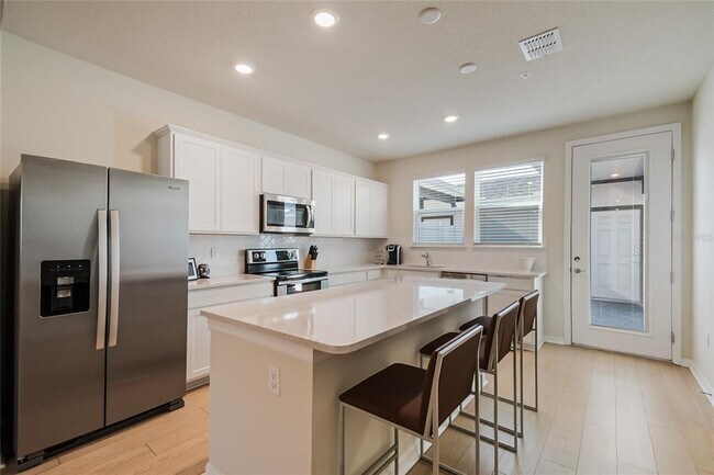 Building Photo - 6938 Reverie Pk Ave