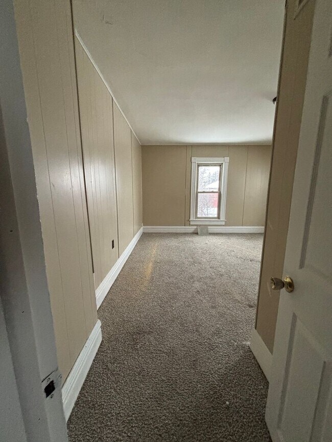 Building Photo - 3 Bdrm 1.5 Bath Duplex in Union Township