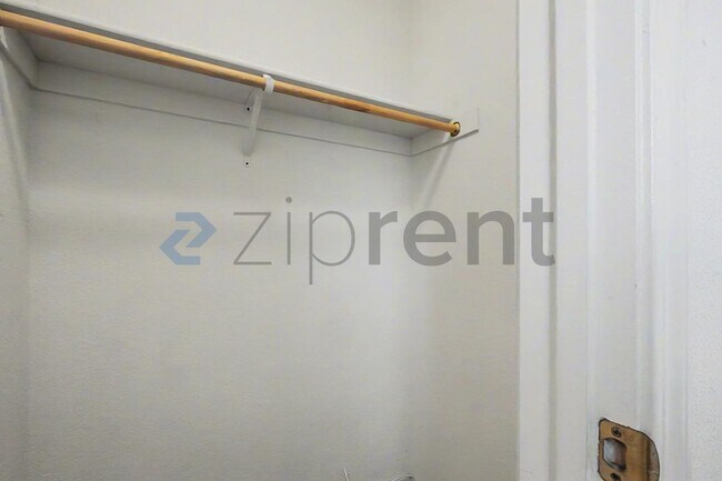 Building Photo - 1833 Blue Skies Way