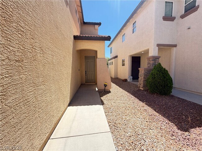 Building Photo - 5360 Cielo Oro St