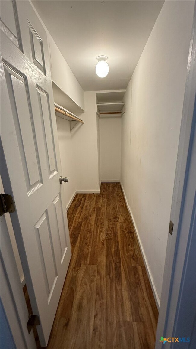 Building Photo - 301 Highland Dr