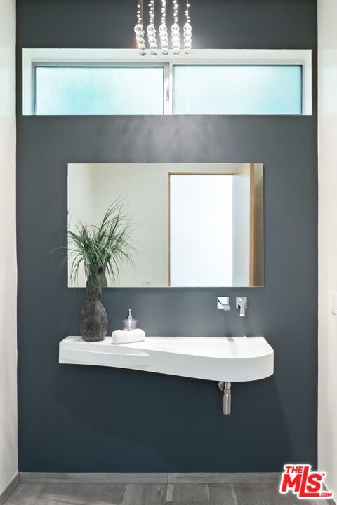 Building Photo - 1723 S Durango Ave