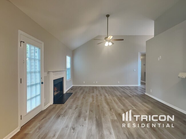 Building Photo - 832 Aimes Ct