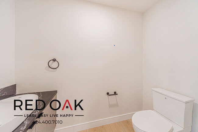 Building Photo - 5320 Cartwright Ave