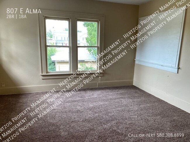 Building Photo - 807 E Alma Ave