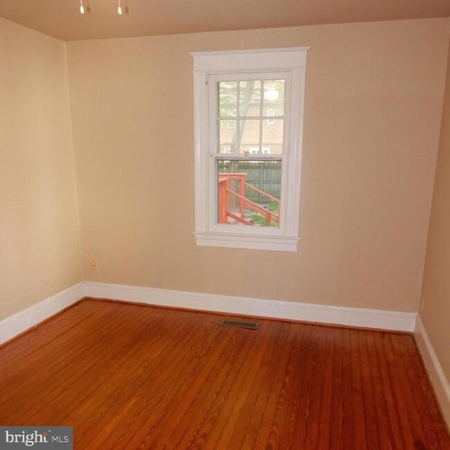 Building Photo - 2910 16th St S