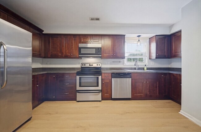 Building Photo - 1128 Grandy Ct