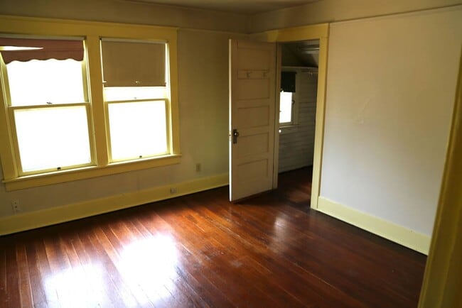 Building Photo - 3 bed 2 bath on OSU Campus