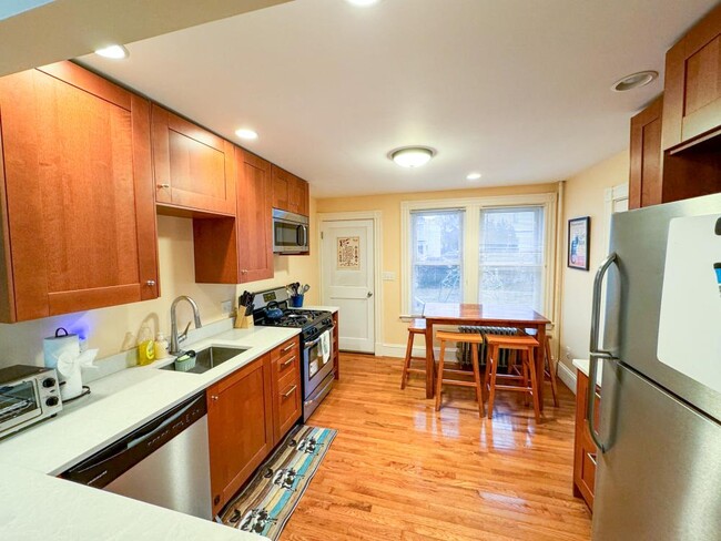 Building Photo - 1 bedroom in Cambridge MA 02140