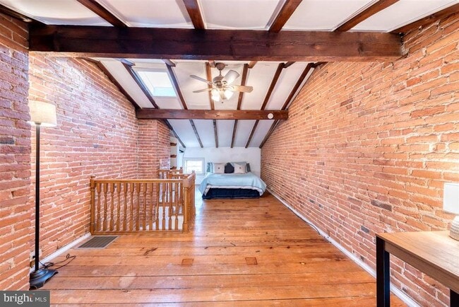 Building Photo - 931 S Charles St