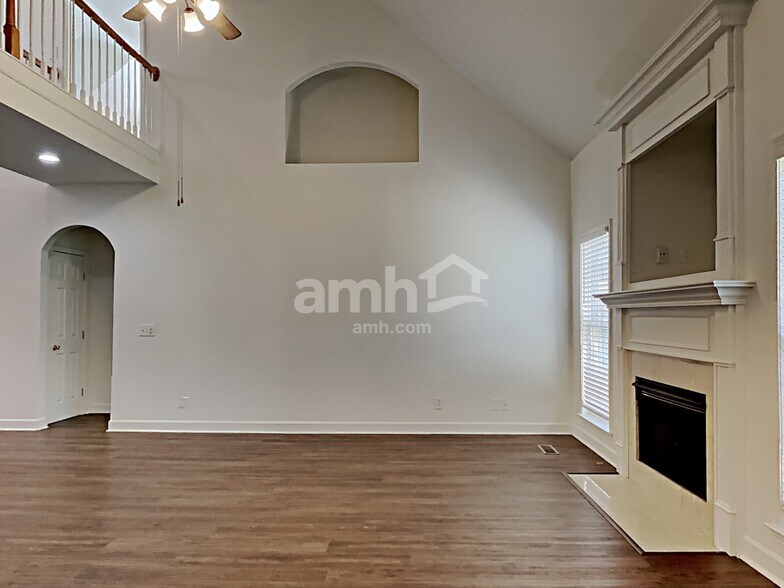 Building Photo - 2216 Ipswitch Dr