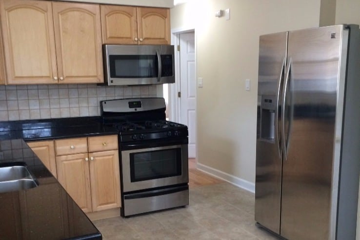 Building Photo - 18003 Greenview Terrace