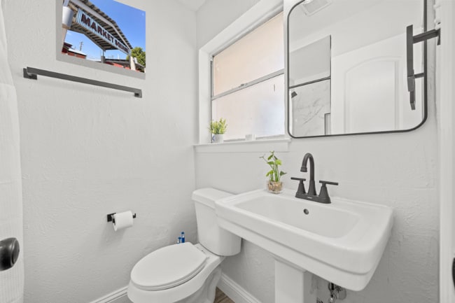 Building Photo - 125 Gramley St