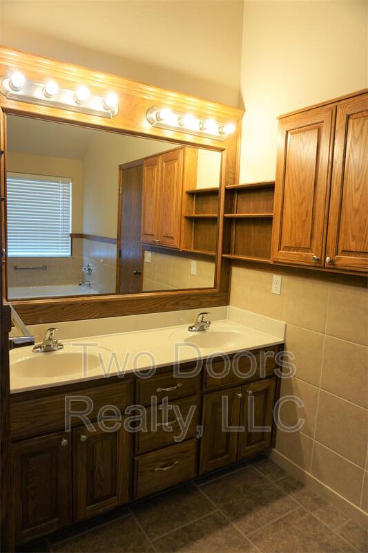 Building Photo - 9601 Crooked Creek Ln