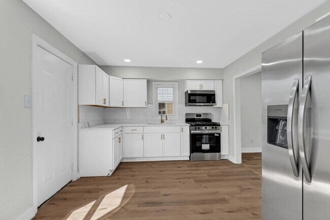 Building Photo - Houston Avenue