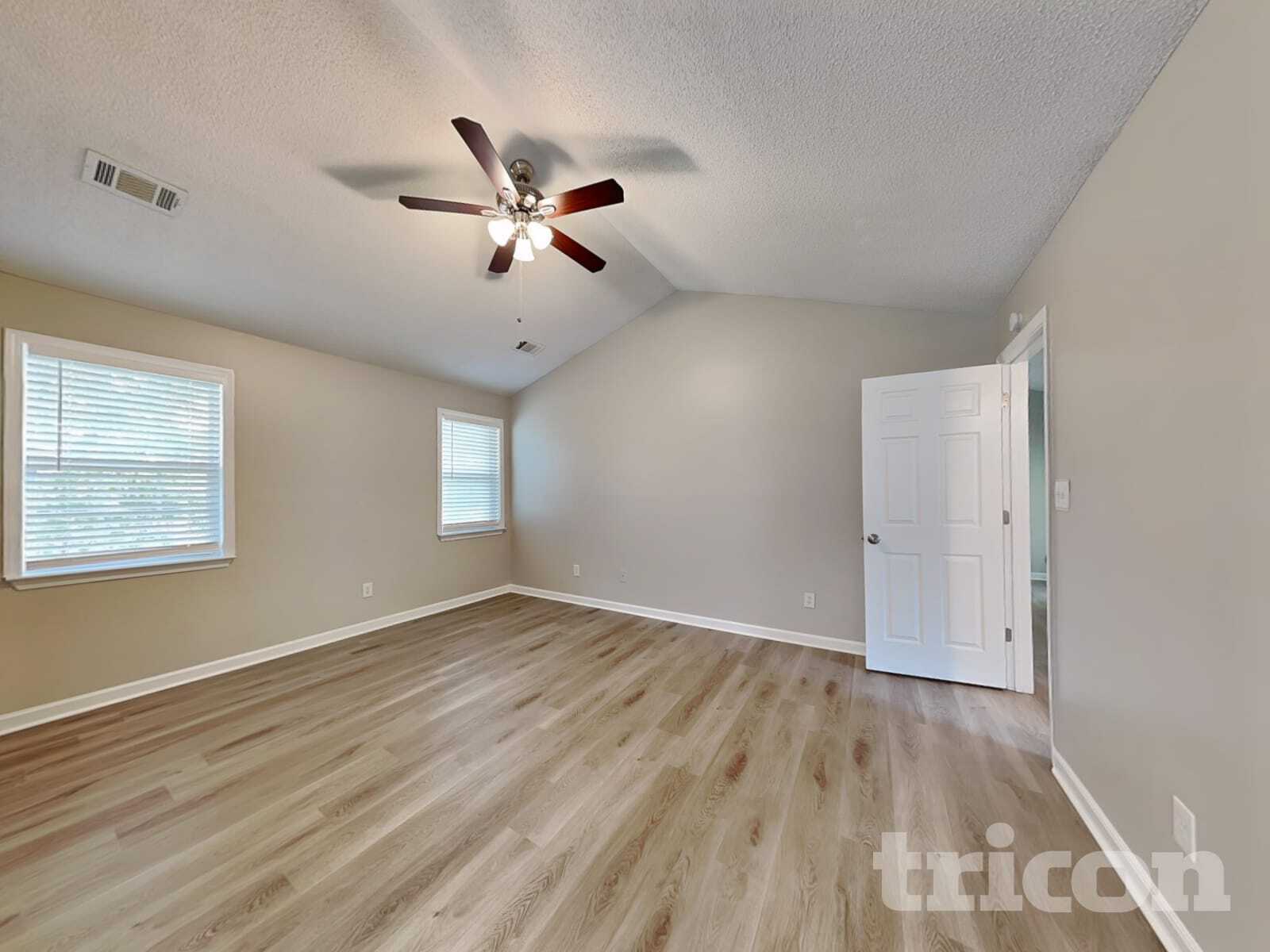 Building Photo - 207 Crystal Ct