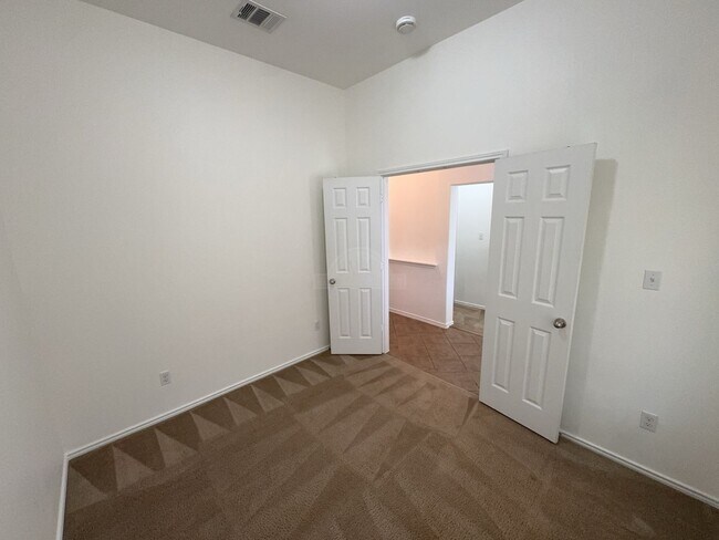 Building Photo - 6212 Blayney Dr