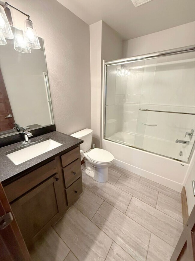 Building Photo - Luxury Condo, Center of Bozeman