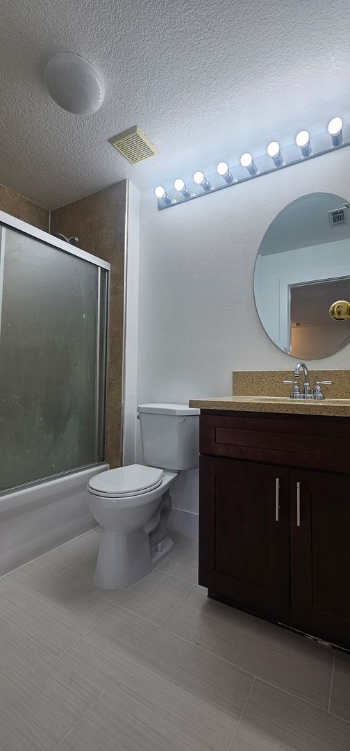 Building Photo - ADU- Studio- Upstairs- Newly Remodeled- Ready To Move In Now