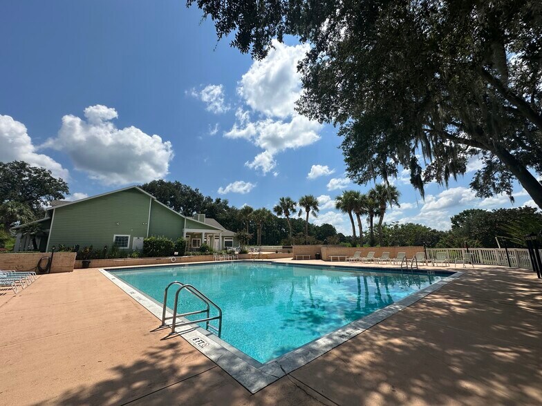 Building Photo - 10444 NW 28th Pl