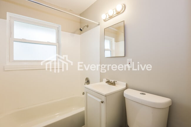 Building Photo - 8816 Montery Ct