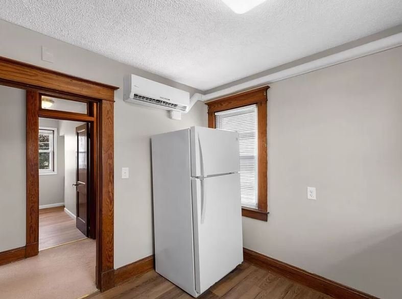 Building Photo - 1236 Maple Ave