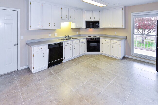 Building Photo - 149 Hollington Dr NE