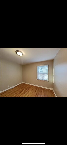 Building Photo - 9225 S 51st Ave