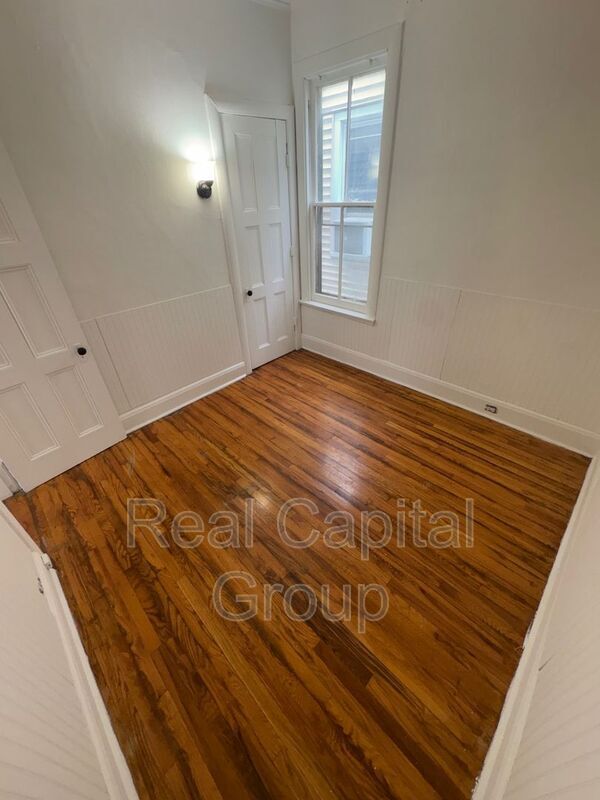 Building Photo - 130 5th Ave