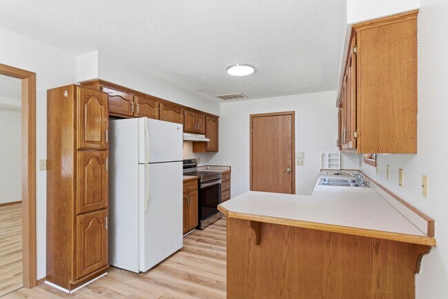 Building Photo - Nixa 3 bed 2 bath 2 car garage home!