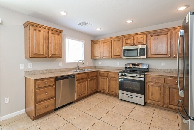 Building Photo - 6083 W Dewey Dr